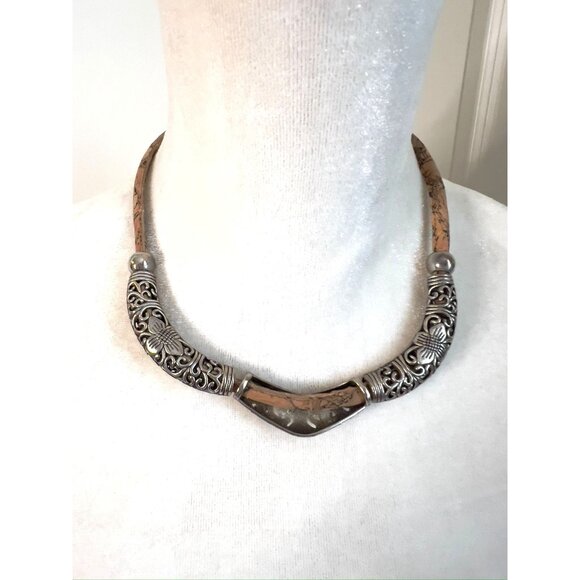 Handcrafted Cork & Silver-Plated Metal Choker Necklace With Ornate Floral Design - Picture 3 of 7